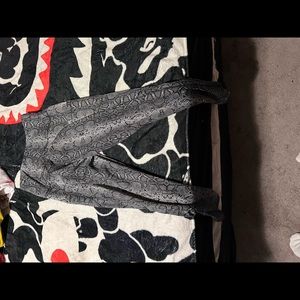 Snake print running leggings and yellow champion sweatshirt crop top.